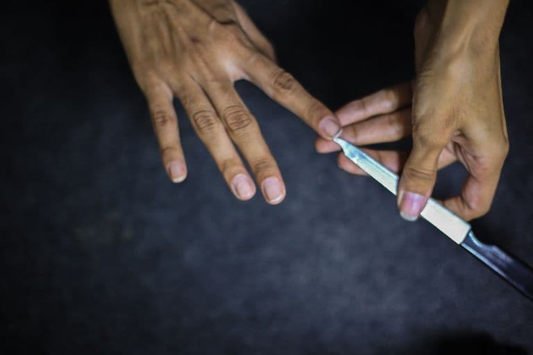 nails